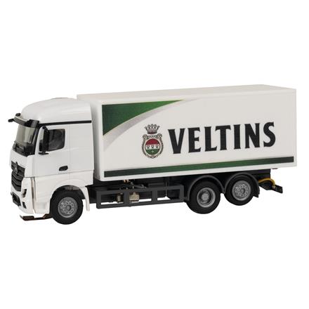 Faller 161439 LKW MB Actros Streamspace Kofferaufbau Veltins Gettränke (HERPA) - H0 (1:87)