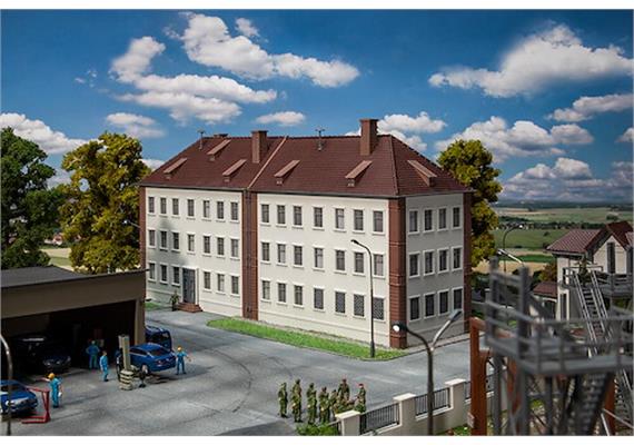 Faller 190771 Kaserne der Schweizer Armee mit Schweizer Dekobogen, H0 (1:87) | Bild 3