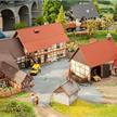 Faller 191743 Dreiseit-Hof HO | Bild 1