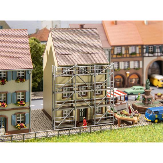 Faller 232175 Altstadthaus mit Gerüst - N (1:160)