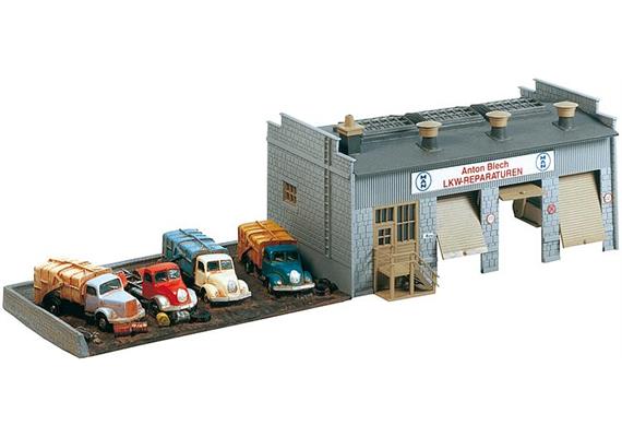 Faller Werkstatt mit LKW-Schrottplatz Spur H0 | Bild 2