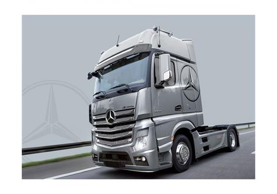 Italeri 3905 Mercedes Benz Actros MP4 Gigaspace - Massstab 1:24 | Bild 2