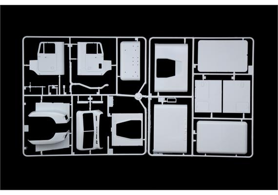 Italeri 3925 Freightliner FLD 120 (Classic) - Massstab 1:24 | Bild 4