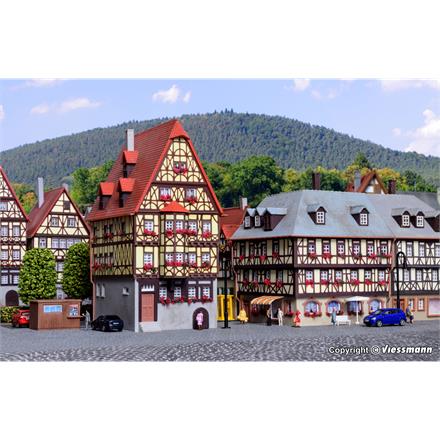 Kibri 37101 Hohes Haus mit Eckhaus - N (1:160)