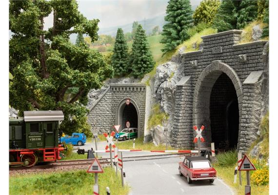 Noch 14387 L-C Verkehrsschilder -Set, H0