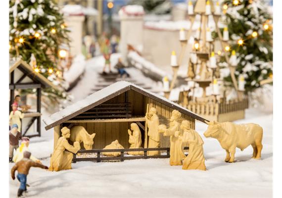 Noch 14394 Laser-Cut Weihnachtsmarkt-Krippe mit Figuren - H0 (1:87) | Bild 1