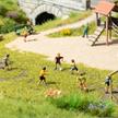 NOCH 15817 Kinder auf dem Bolzplatz, H0 1:87 | Bild 2