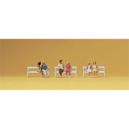 Preiser 79092 Sitzende Paare auf Parkbänken - N (1:160)