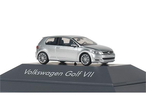 Rietze 21822 VW Golf 7 2türig reflexsilber metallic
