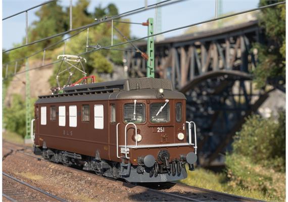 TRIX 25044 BLS Elektrolokomotive Ae 4/4 "251", DC 2L, digital DCC/mfx+/MM/Sound - H0 | Bild 6