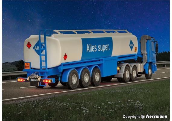 Viessmann 8033 MB ACTROS 3-achs Zugmaschine mit ARAL Tankauflieger - H0 (1:87) | Bild 5