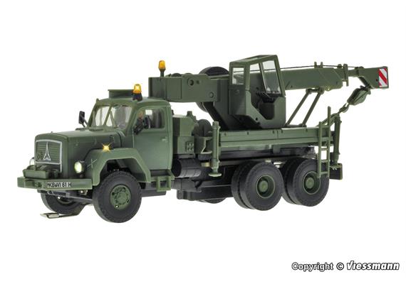 Viessmann 8061 MAGIRUS DEUTZ 3-achs Bergekran mit Rundumleuchte, Militär, Basis - H0 | Bild 1