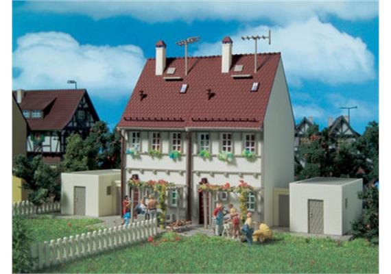 Vollmer Doppelhaus mit Garagen Spur H0