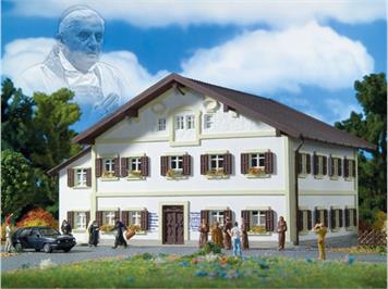 Vollmer 3829 Geburtshaus Papst Benedikt XVI Fertigmodell HO