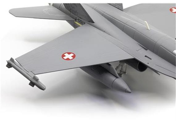 ACE 001804 Swiss Air Force F/A-18C Hornet Falcons Staffel 17 J-5017 - 1:72 | Bild 5
