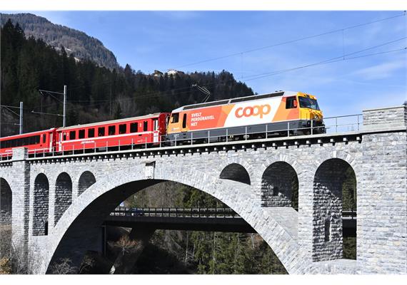 Bemo 1359 181 RhB Ge 4/4 III 641 "Coop", digital DCC/MM mit Sound - H0m (1:87) | Bild 2