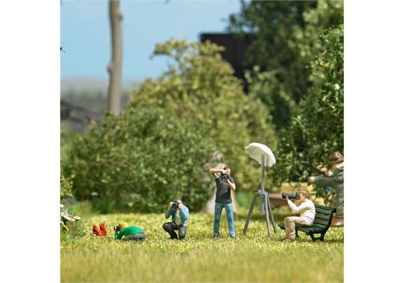 Busch 79810 Action-Set: 4 Fotografen - H0 (1:87) | Bild 1