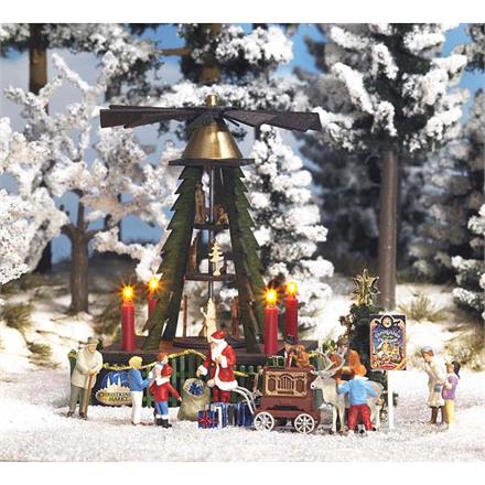 Busch Ortspyramiede, beleuchtet - H0 (1:87)