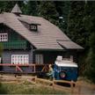 Faller 130010 Jubiläumsmodell Schwarzwaldhaus mit Figur - H0 (1:87) | Bild 3