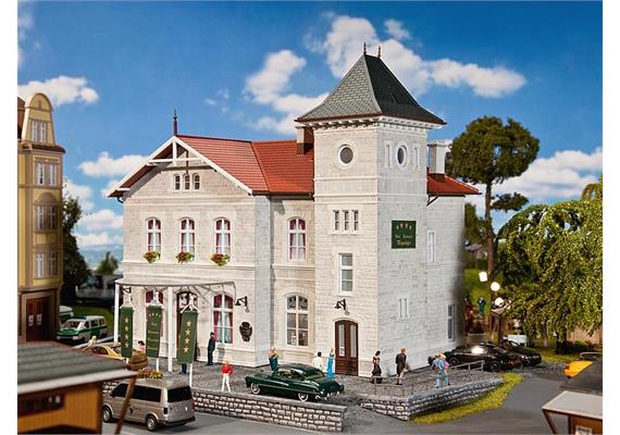 Faller 130458 Hotel mit Gourmetrestaurant | Bild 1