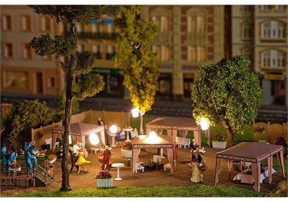 Faller 130478 Gartenparty | Bild 1