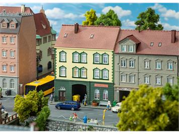 Faller 130628 Stadthaus mit Modellbaugeschäft - H0 (1:87)