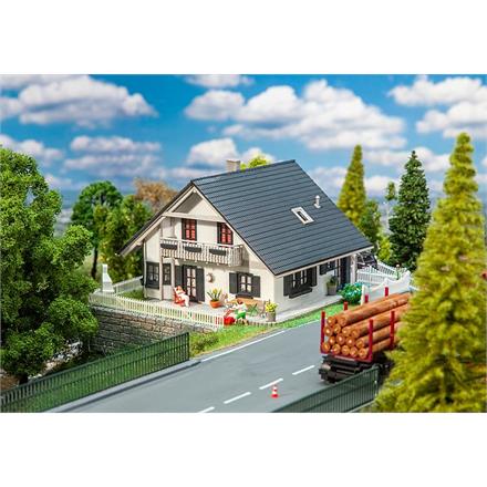 Faller 130640 saniertes Einfamilienhaus - H0 (1:87)