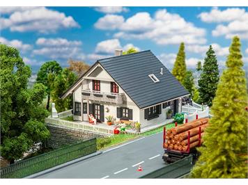 Faller 130640 saniertes Einfamilienhaus - H0 (1:87)