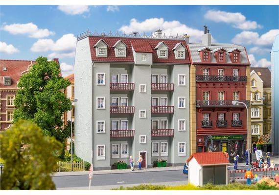 Faller 130751 Wohnhaus Pritzwalk - H0 1:87 | Bild 1