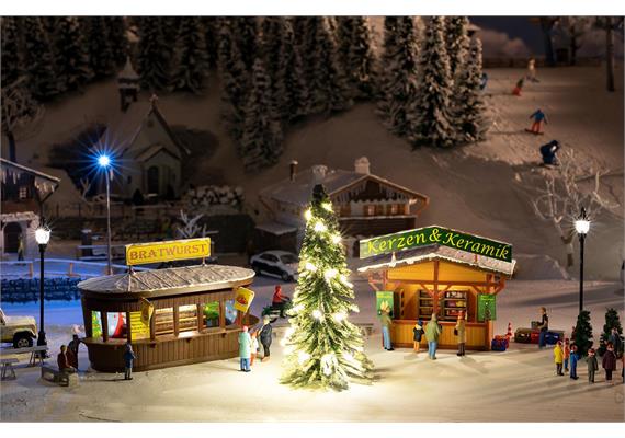 Faller 134002 2 Weihnachtsmarktbuden mit beleuchtetem Weihnachtsbaum - H0 (1:87) | Bild 1
