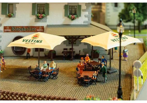 Faller 180437 Biergarten-Set Veltins - H0 (1:87) | Bild 1