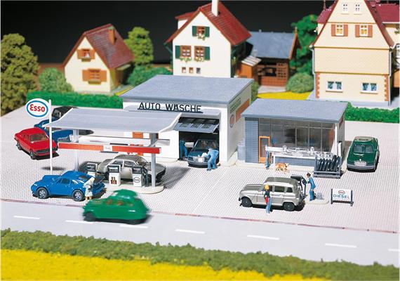 Faller 191843 Tankstelle mit Waschhalle - H0 (1:87) | Bild 1