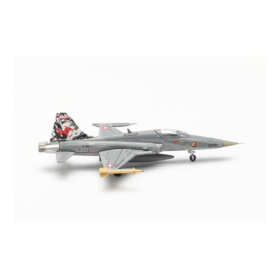 Herpa 572521 Swiss Air Force Northrop F-5E Tiger II Fliegerstaffel 8 “Vandalos”, Meiringen