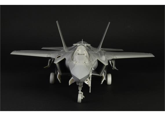 Italeri 2506 F-35 A Lightning II Lockheed Martin CTOL Version mit 6 Decal-Vers. - 1:32 | Bild 3