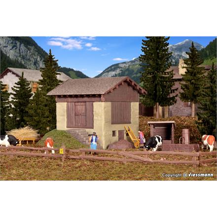 Kibri 38814 Stadel mit Zaun in Grevasalvas - H0 (1:87)