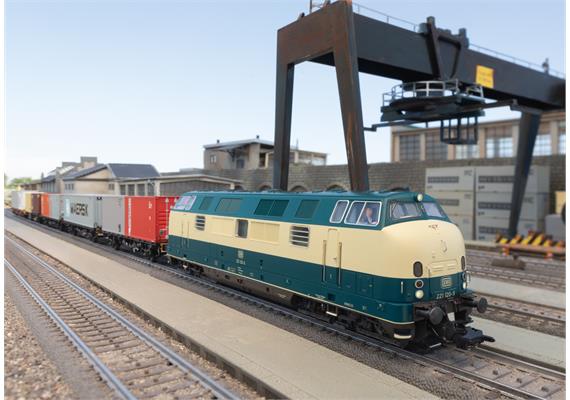 Märklin 37824 Diesellok BR 221 der DB ozeanblau/elfenbein, AC 3L, digital mit Sound - H0 | Bild 2