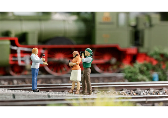 Noch 16605 Funny-Scenes „Reporter Team" - H0 (1:87) | Bild 2