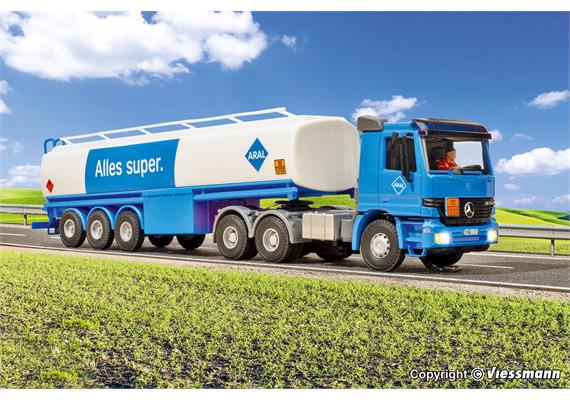 Viessmann 8033 MB ACTROS 3-achs Zugmaschine mit ARAL Tankauflieger - H0 (1:87) | Bild 3