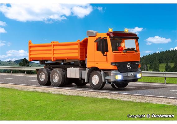Viessmann 8041 MB ACTROS 3-achs Muldenkipper mit Rundumleuchten, kommunalorange - H0 | Bild 3