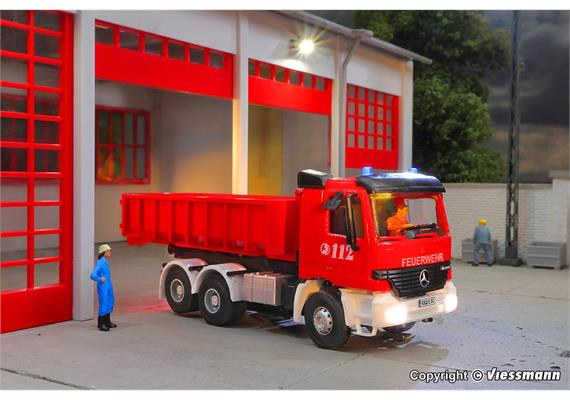 Viessmann 8050 Feuerwehr MB ACTROS 3-achs, Rundumleuchten, Basis, Funktionsmodell - H0 | Bild 3