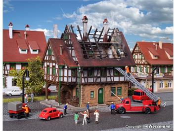 Vollmer 47738 Brennendes Haus, N 1:160
