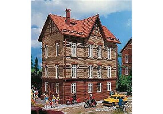Wohnhaus am Bahndamm Spur H0
